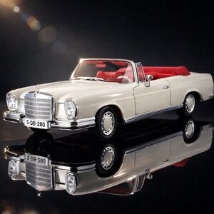 Maisto 1966 Mercedes-Benz 280SE Convertible 1:18 Diecast Special Edition Vintage